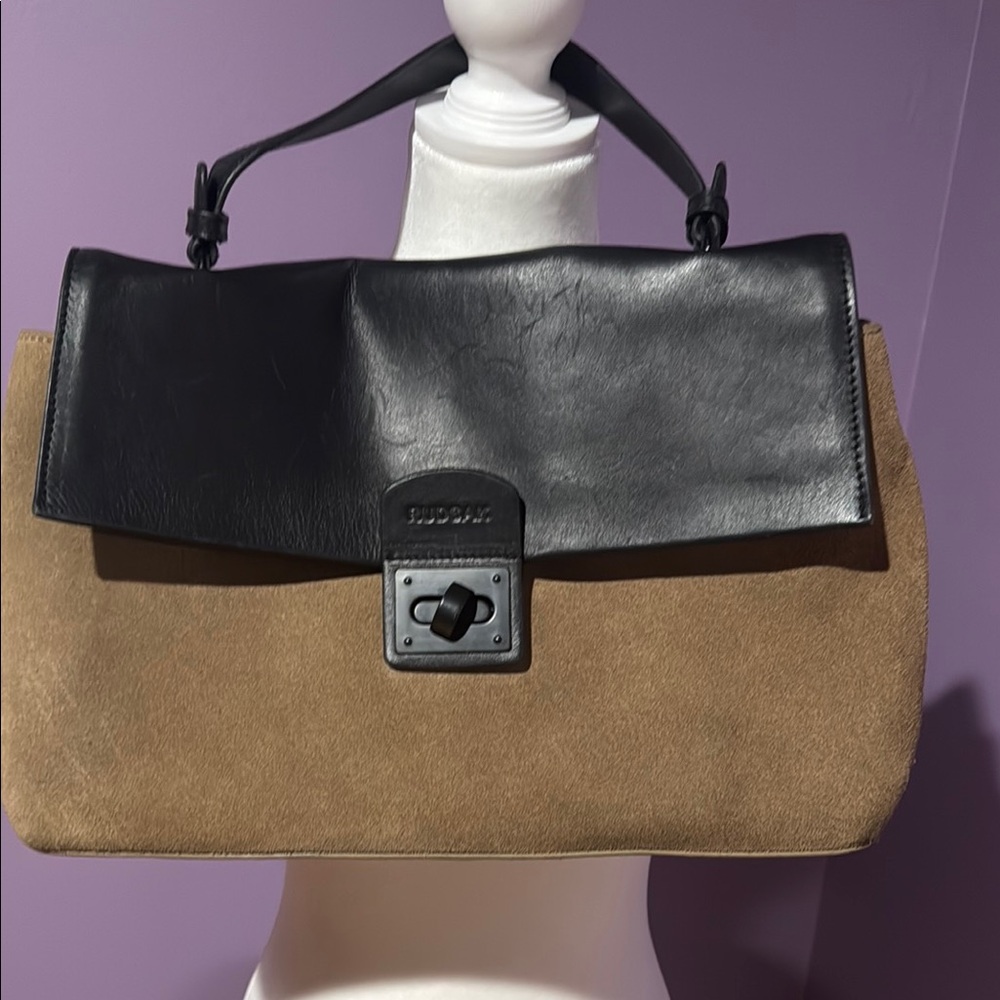RUDSAK Black and Tan Shoulder Bag with Structured Design